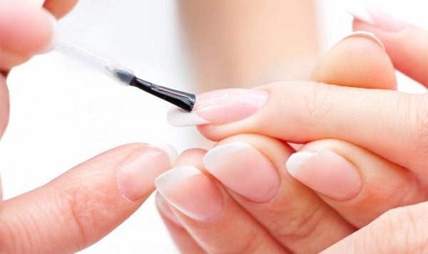 تفاوت لمینت ناخن با کاشت ناخن