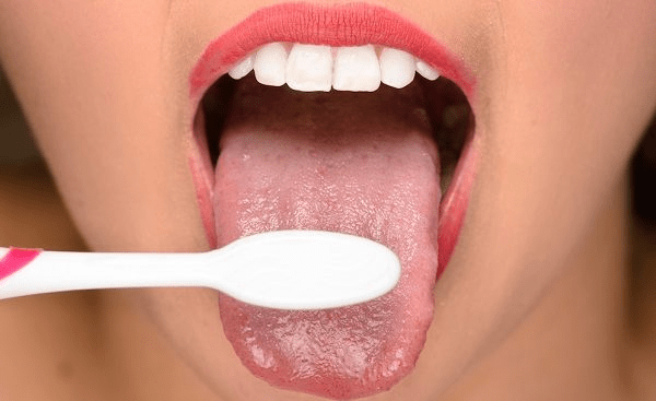 استفاده روزانه از مسواک باعث عدم احساس شوری دهان میشود