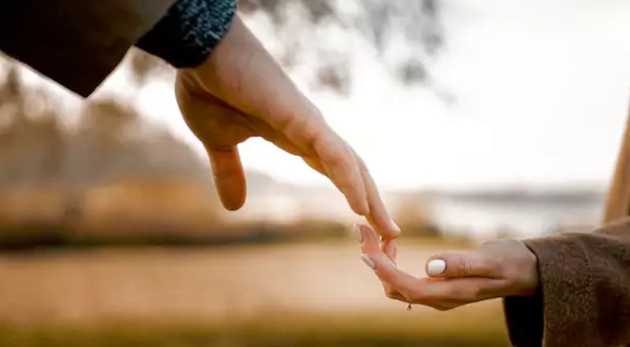 چجوری قربون صدقه عشقم برم ؟